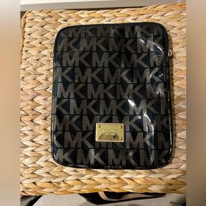MICHAEL KORS IPAD SLEEVE
